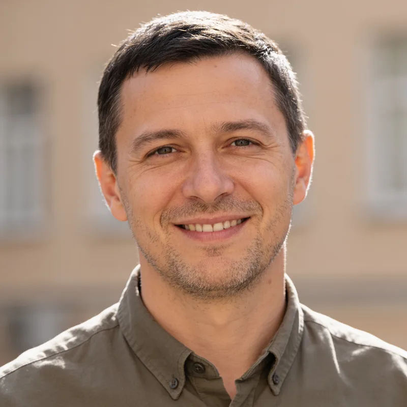Павел, 37 лет — пациент клиники «Эмалье», имплантация